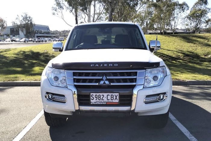 2019 Mitsubishi Pajero GLS