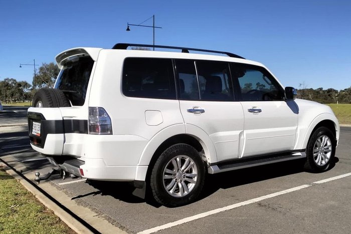 2019 Mitsubishi Pajero GLS