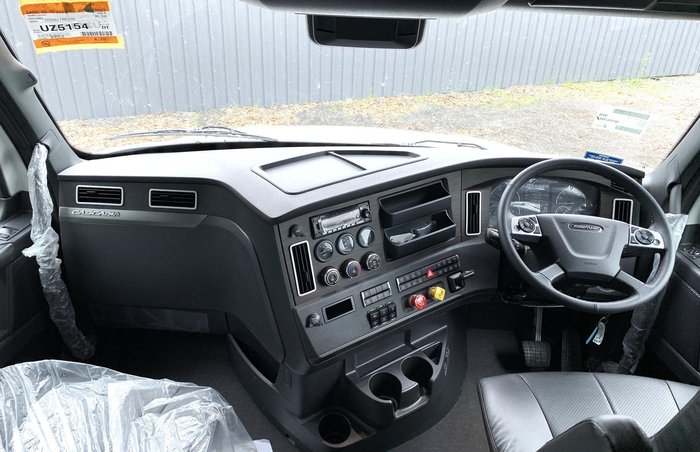 2024 Freightliner Cascadia 126 White
