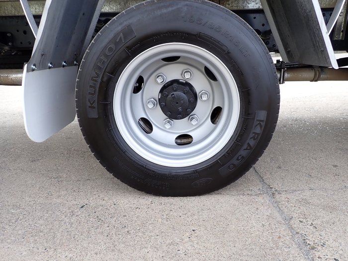 2019 ISUZU NPR 45-155