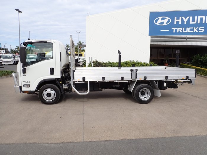 2019 ISUZU NPR 45-155 WHITE