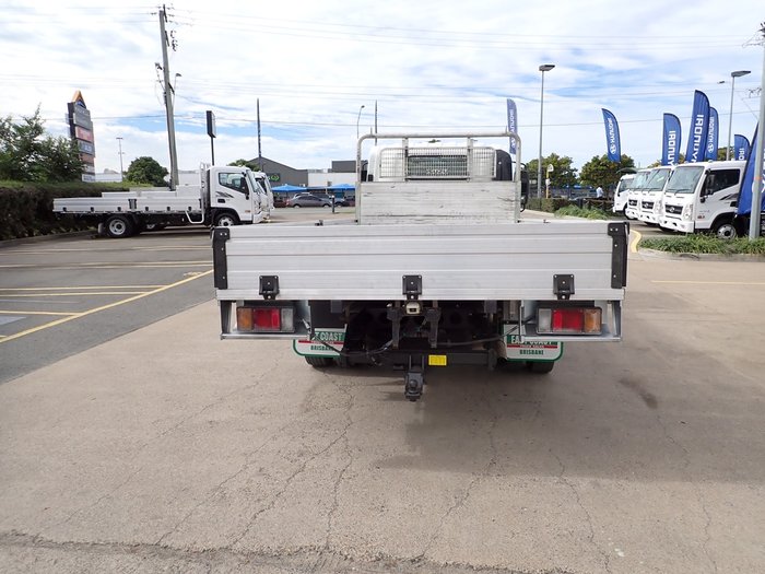 2019 ISUZU NPR 45-155 WHITE