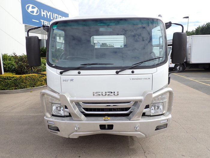 2019 ISUZU NPR 45-155 WHITE