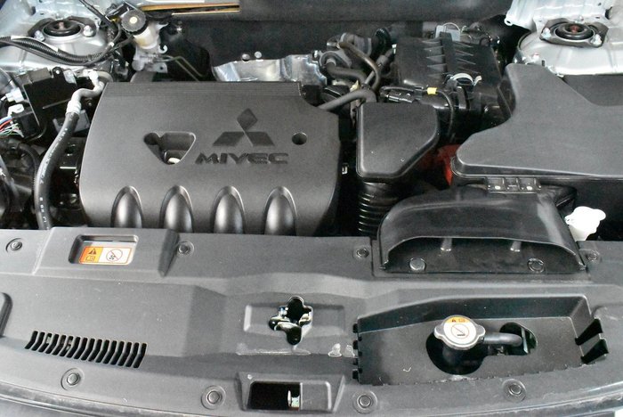 2019 Mitsubishi Outlander LS