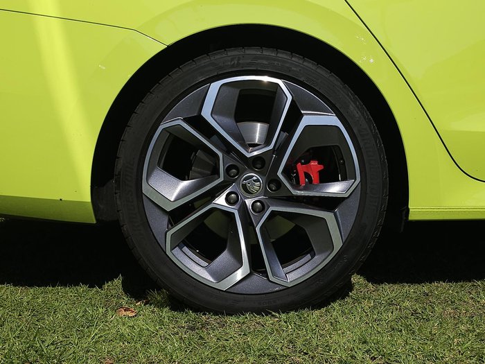 2023 SKODA Octavia RS NX MY24 Mamba Green