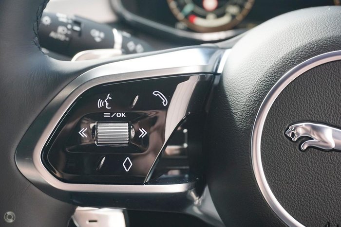 2024 Jaguar F-PACE D300 R-Dynamic SE