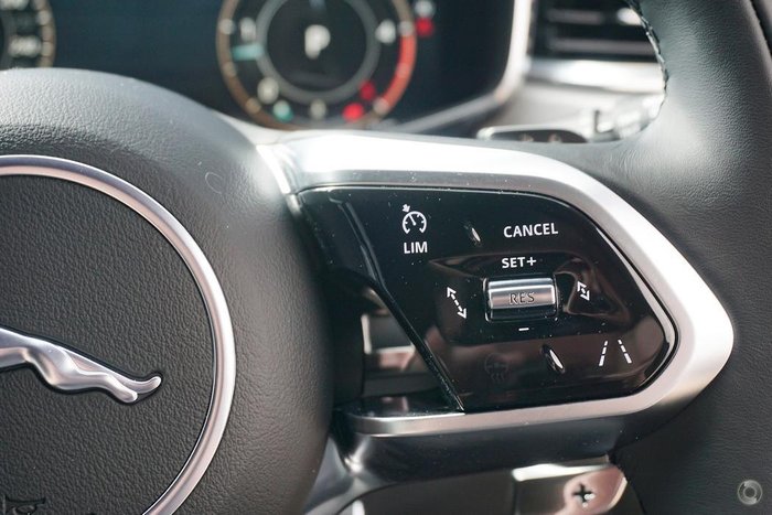 2023 Jaguar F-PACE D300 R-Dynamic SE