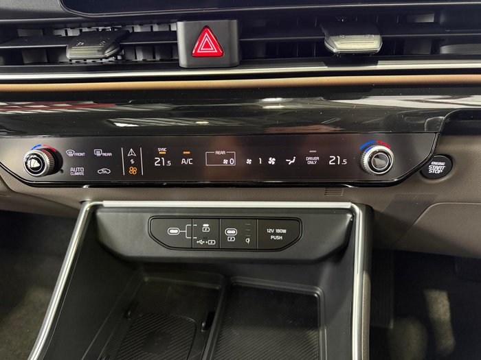 2024 Kia Carnival GT-Line HEV