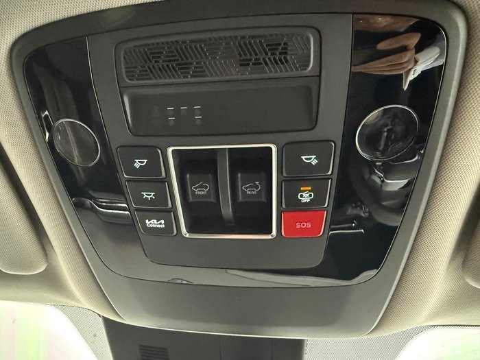 2024 Kia Carnival GT-Line HEV