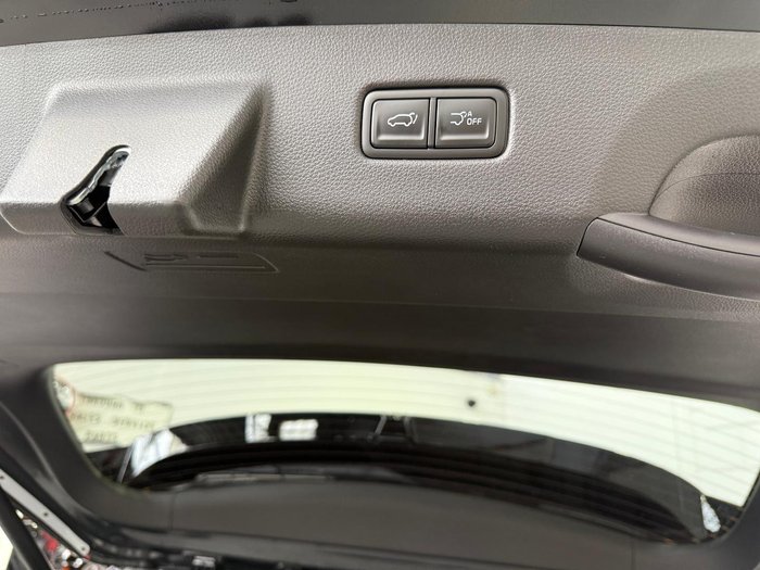 2024 Kia Carnival GT-Line HEV