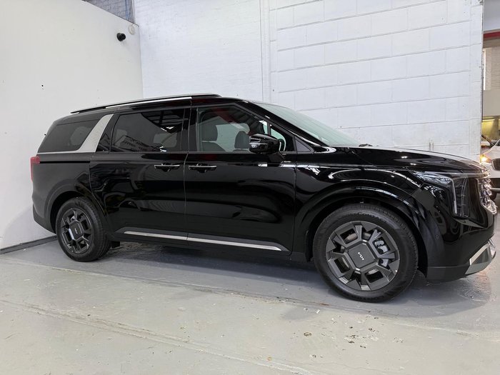 2024 Kia Carnival GT-Line HEV