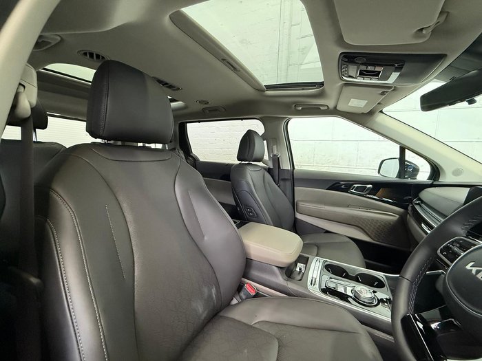 2024 Kia Carnival GT-Line HEV