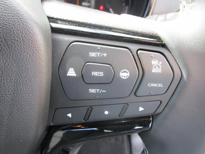 2025 Isuzu D-MAX BLADE