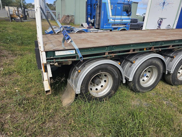 2005 Southern Cross 41 Foot Flat Deck Green