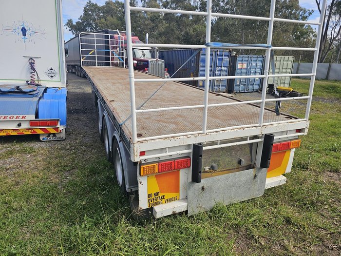 2005 Southern Cross 41 Foot Flat Deck Green