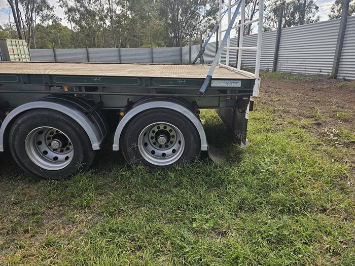 2005 Southern Cross 41 Foot Flat Deck Green