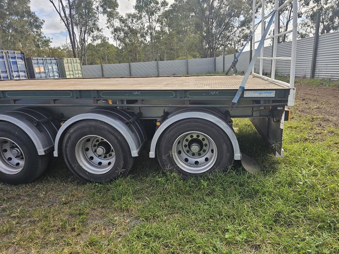 2005 Southern Cross 41 Foot Flat Deck Green
