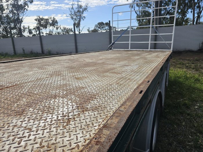 2005 Southern Cross 41 Foot Flat Deck Green