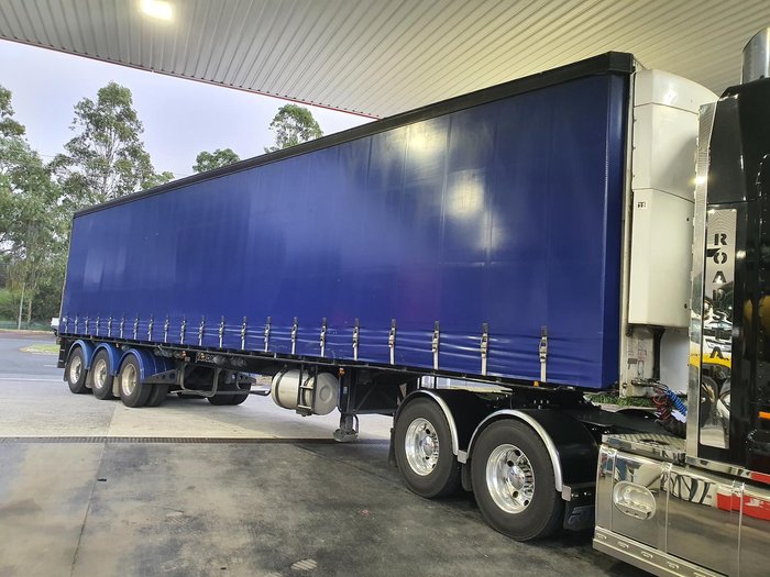 2013 Vawdrey 45 Foot Tautliner With Fridge