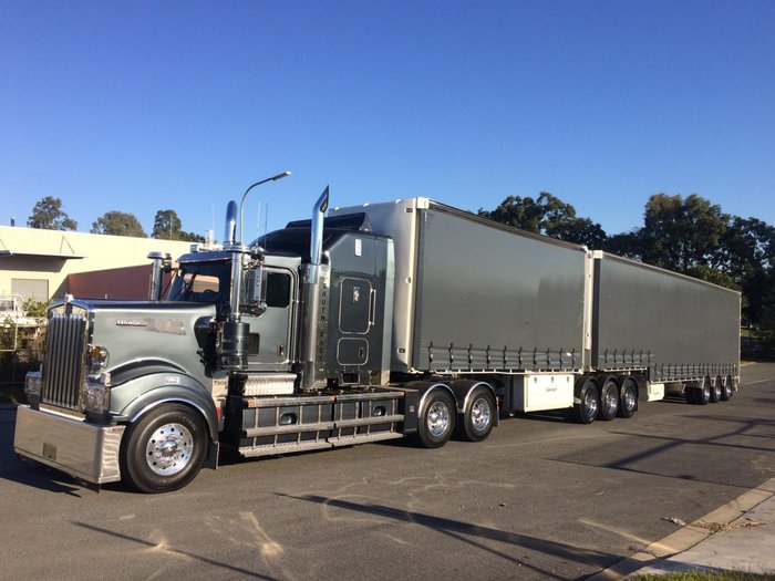 2018 Kenworth T909