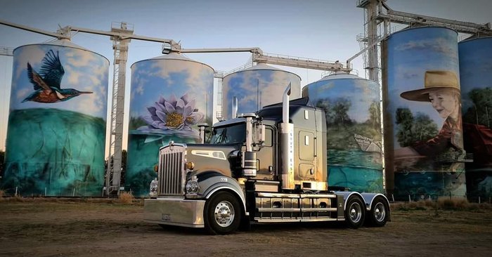 2018 Kenworth T909