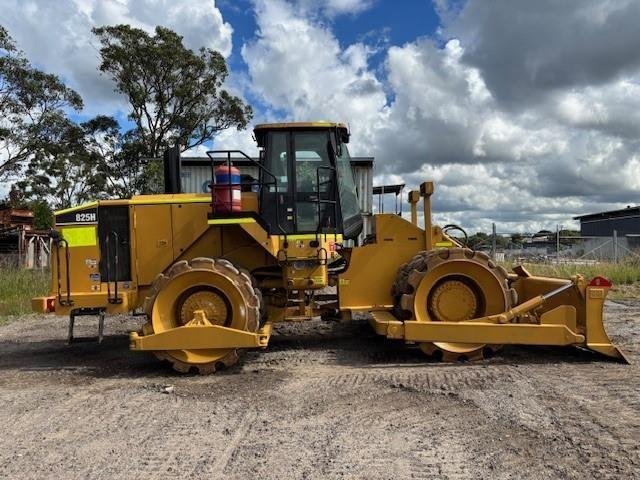2007 Caterpillar 825H