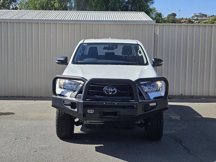2022 Toyota Hilux SR