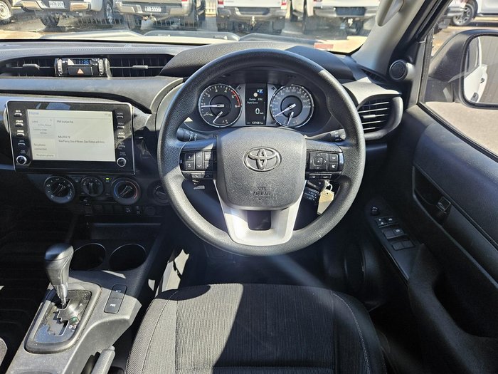 2022 Toyota Hilux SR