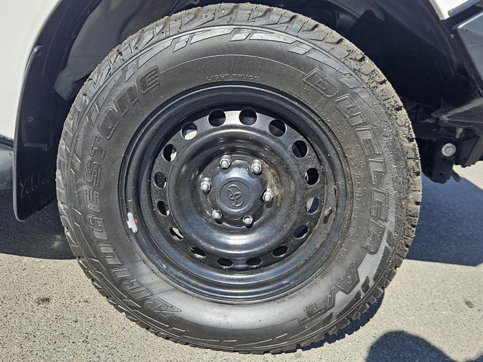 2022 Toyota Hilux SR