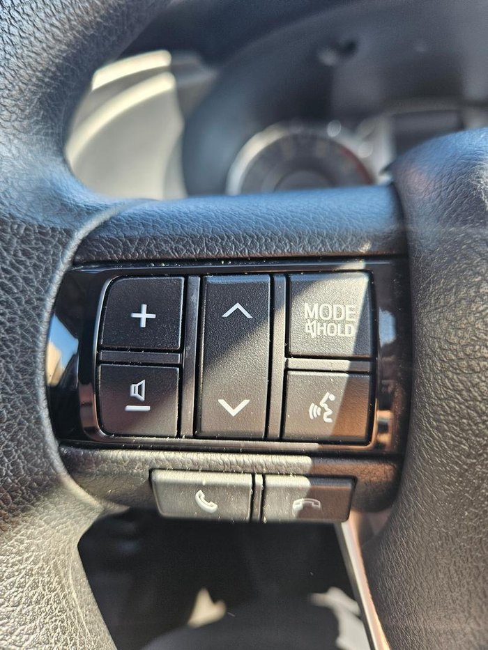 2022 Toyota Hilux SR
