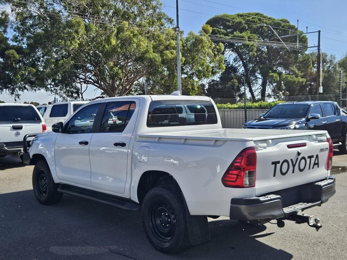 2022 Toyota Hilux SR