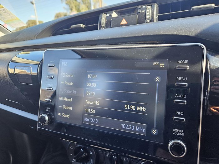 2022 Toyota Hilux SR