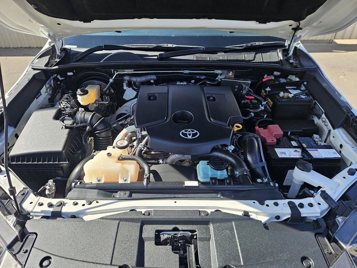 2022 Toyota Hilux SR