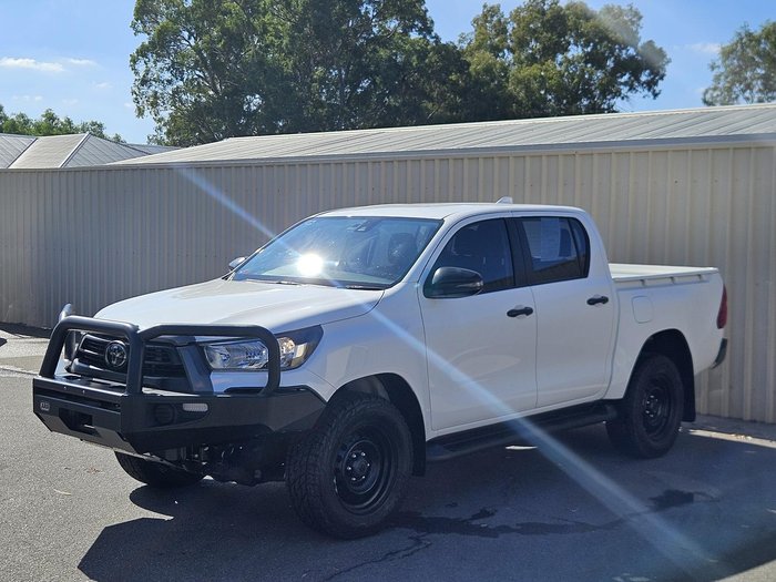 2022 Toyota Hilux SR