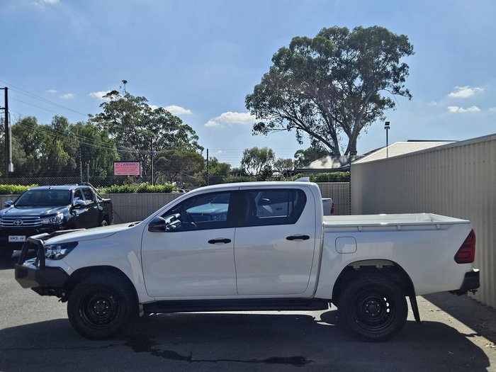 2022 Toyota Hilux SR