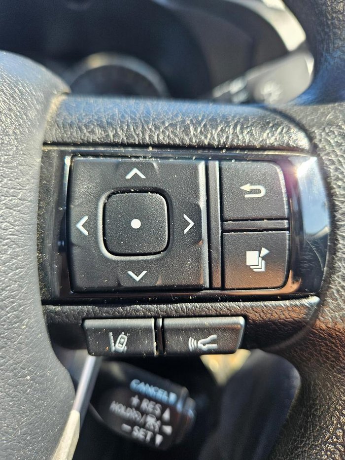 2022 Toyota Hilux SR