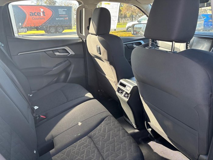 2024 Isuzu D-MAX LS-M