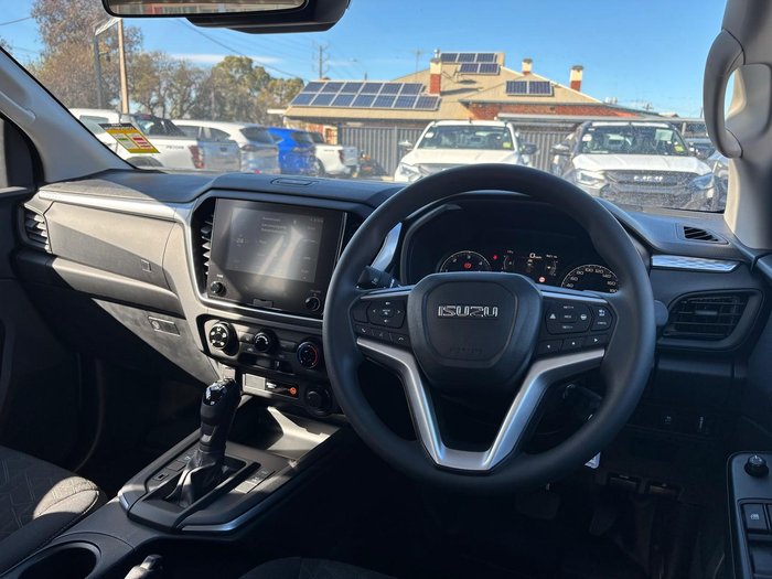 2024 Isuzu D-MAX LS-M