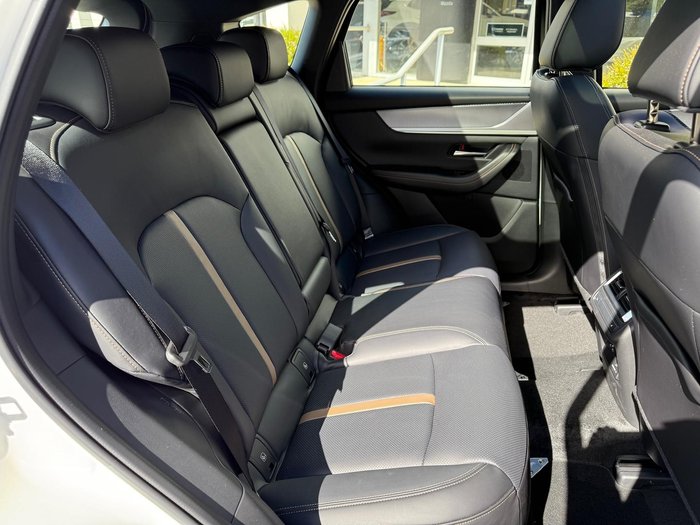2025 Mazda CX-60 P50e Azami