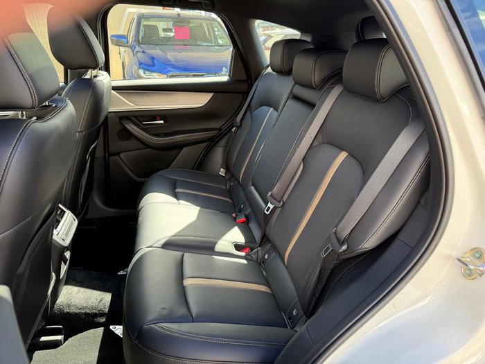 2025 Mazda CX-60 P50e Azami