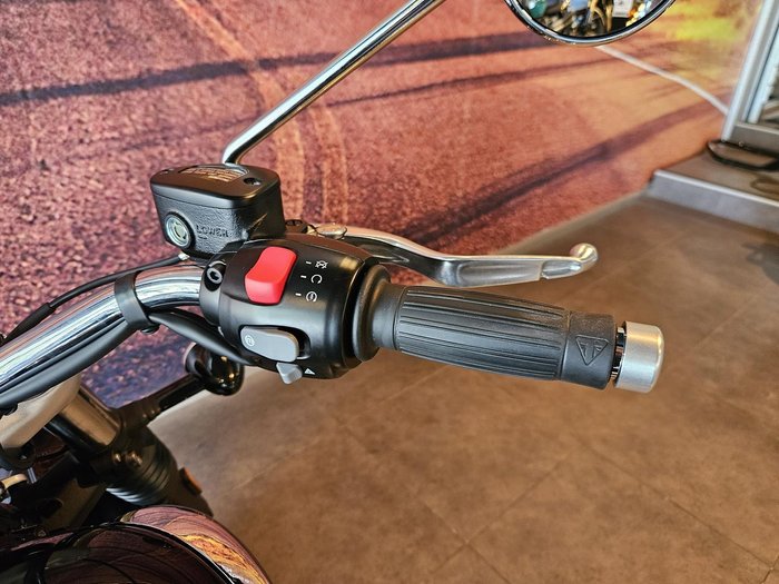 2025 Triumph Bonneville Speedmaster Speedmaster Black