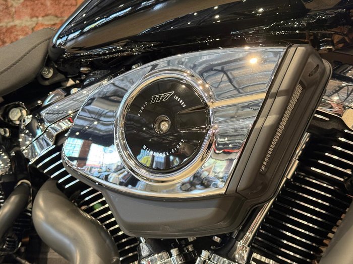 2025 Harley-Davidson Breakout 117 (FXBR) Softail Black