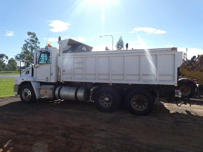 2012 Freightliner Cst112