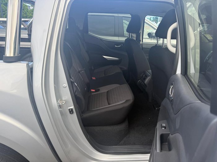 2024 Nissan Navara ST-X