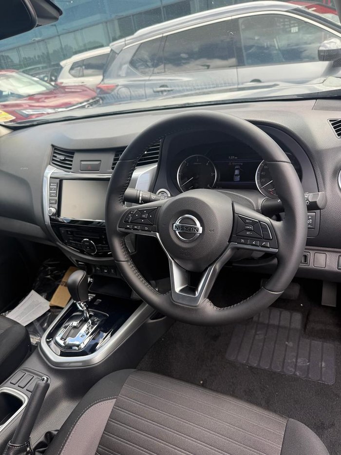 2024 Nissan Navara ST-X