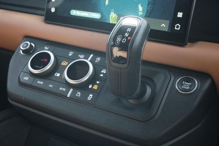 2024 Land Rover Defender 110 P400 X-Dynamic HSE