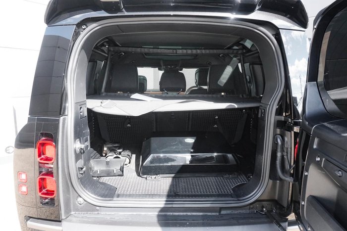 2024 Land Rover Defender 110 P400 X-Dynamic HSE