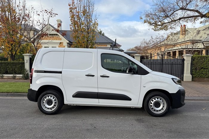 2024 Peugeot Partner Pro