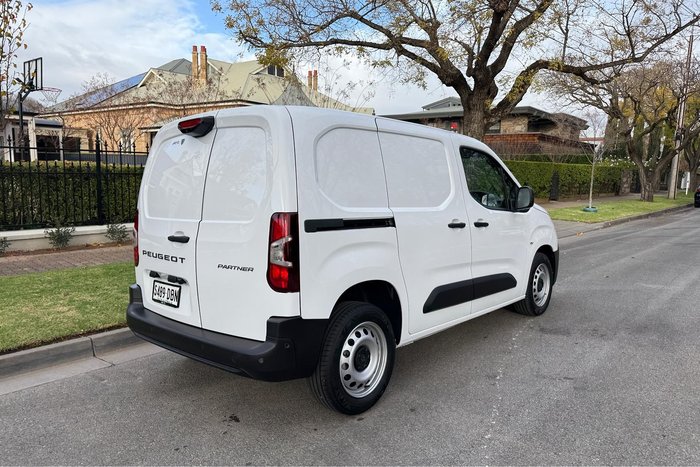 2024 Peugeot Partner Pro