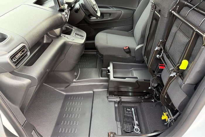 2024 Peugeot Partner Pro